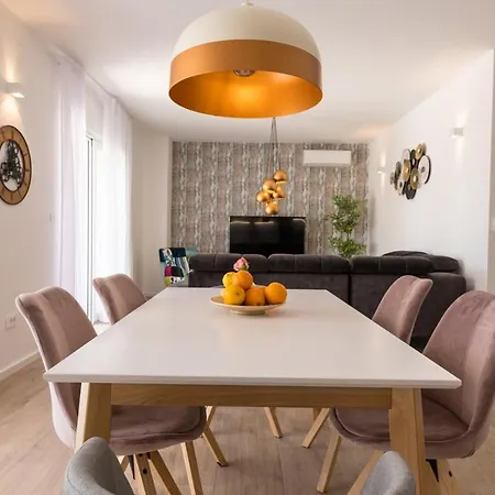 בית הארחה Luxury Loma