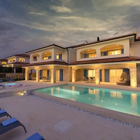 Luxury Loma Guest house *