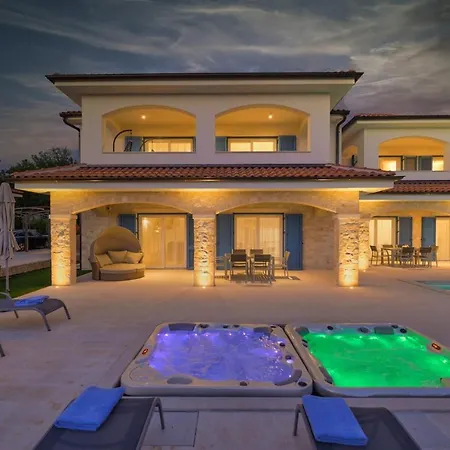Luxury Loma