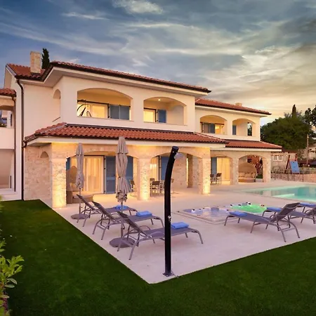 Luxury Loma Guest house *