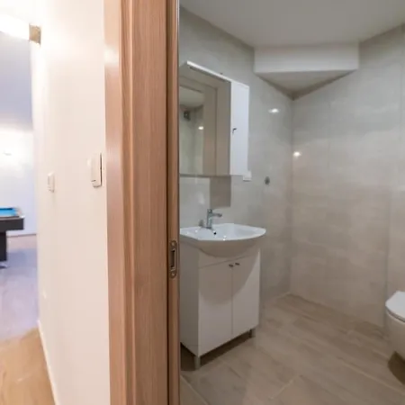 Luxury Loma Guest house