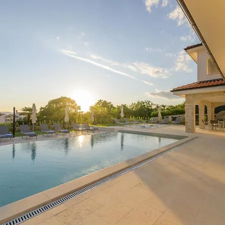 Luxury Loma Guest house