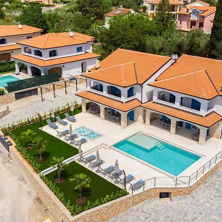 Guest house Luxury Loma *