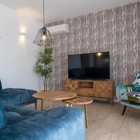 ゲストハウス Luxury Loma Sveti Vid-Miholjice