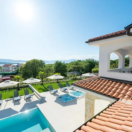 Luxury Loma