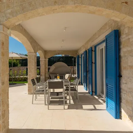 Luxury Loma
