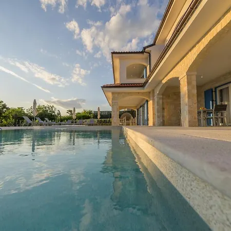 Luxury Loma 4*