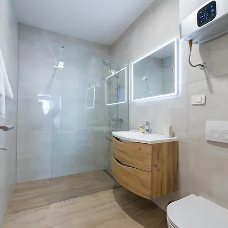 Luxury Loma
