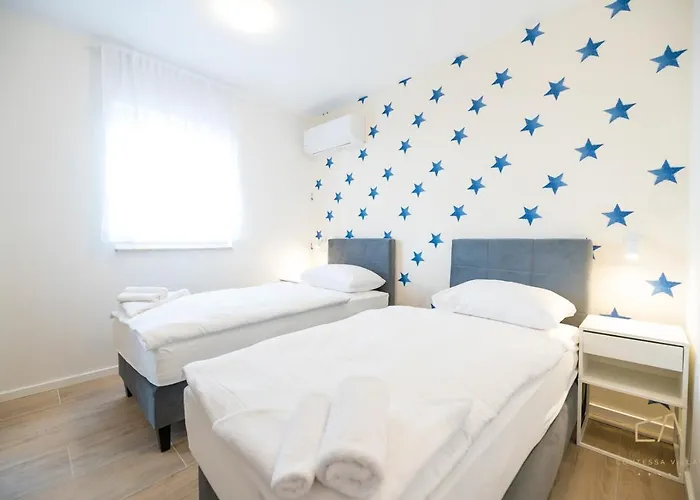 Luxury Loma