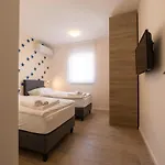 Pensionat Luxury Loma 4*