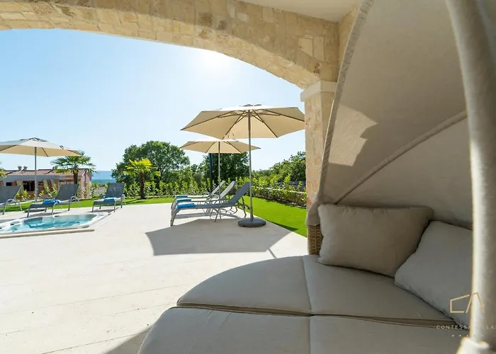 בית הארחה Luxury Loma