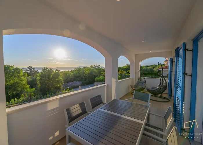 בית הארחה Luxury Loma 4*