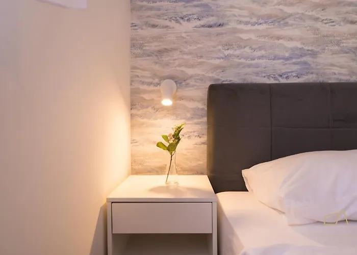 בית הארחה Luxury Loma 4*
