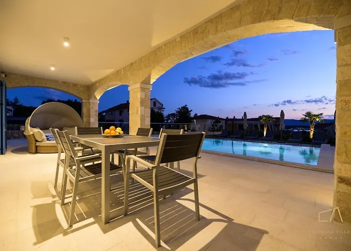 Luxury Loma בית הארחה 4*